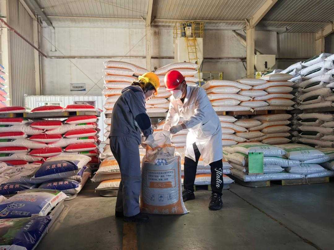 呼和浩特市農畜產品質量安全中心持續發力 筑牢飼料添加劑質量安全防線，保障養殖源頭無憂